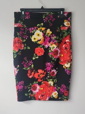 Black Floral Pencil Skirt with Vibrant Roses Blooms